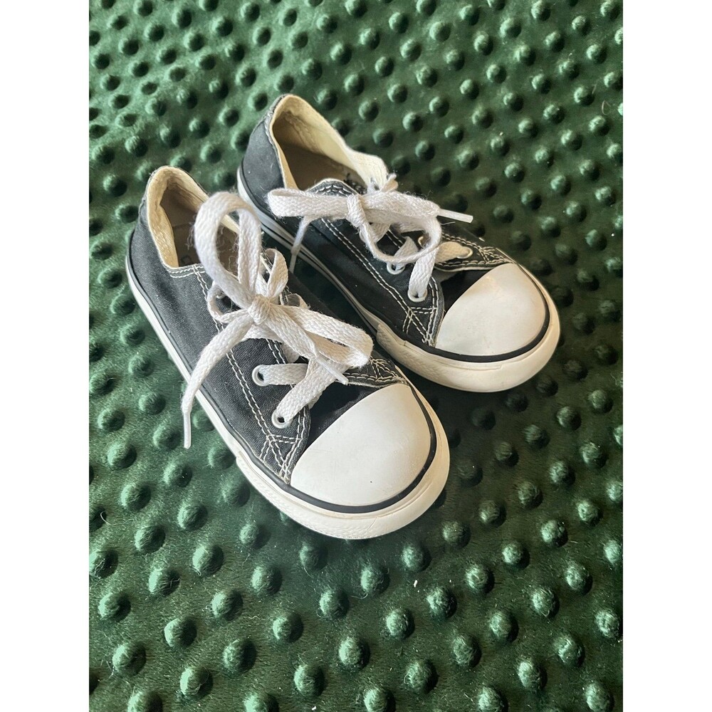 Converse solid black little kid size 10 10c shoes